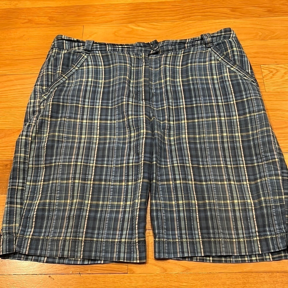 WOOLRICH womens cotton shorts size 10. - Picture 1 of 8